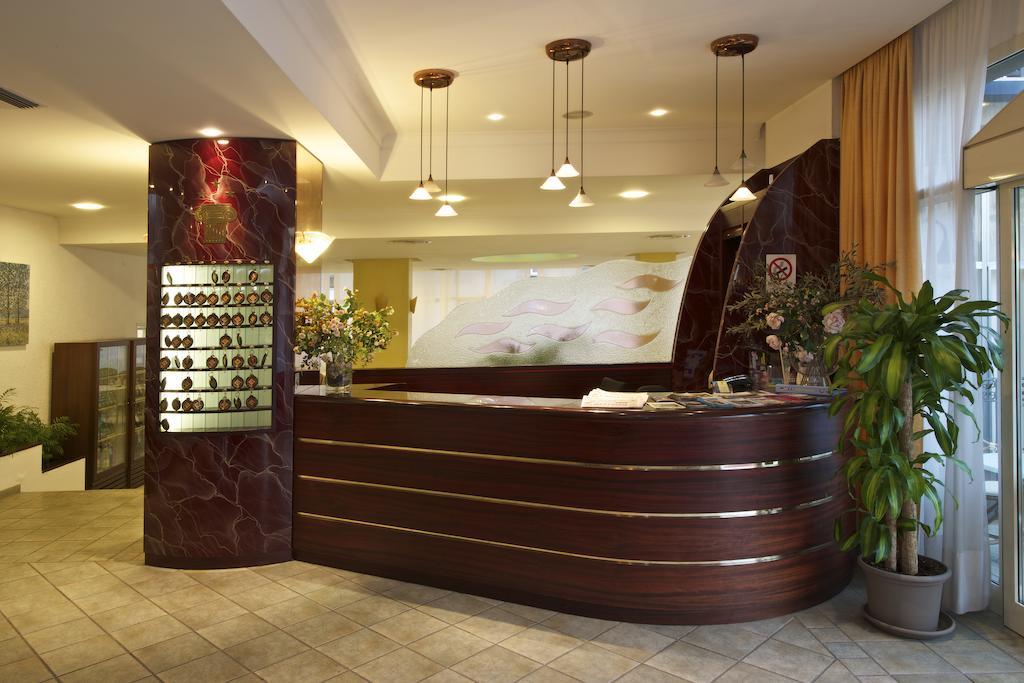 Hotel President