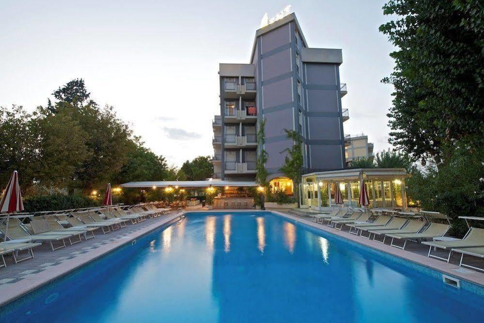 Hotel President 3*